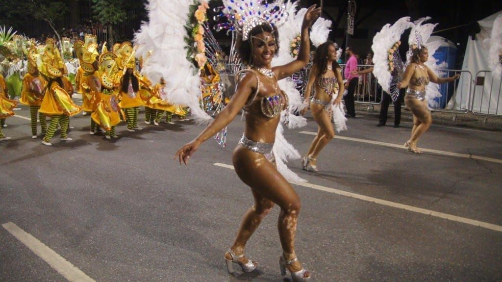 BBB 2022: Após arrasar no samba, Natália recebe convite da 'Beija Flor'